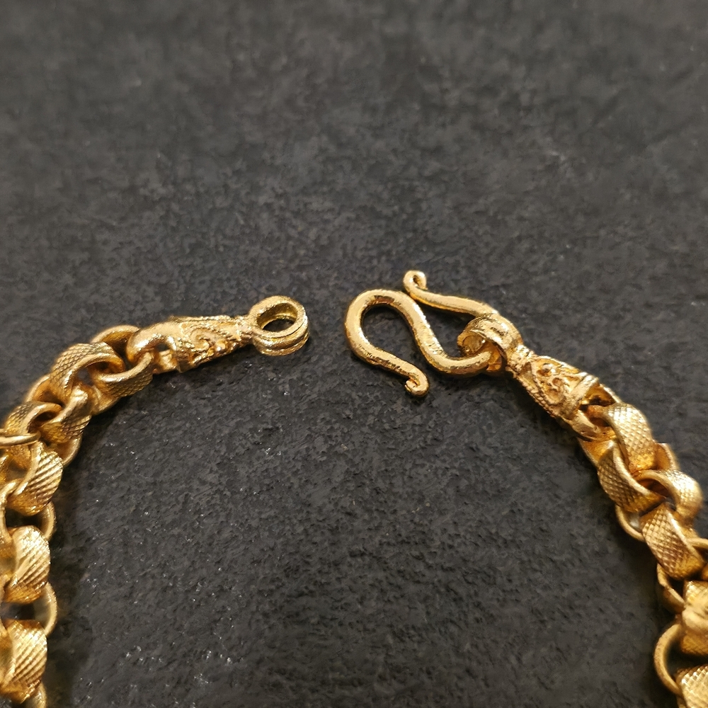 24K Thai Baht Gold-Plated Heart Charm Bracelet - Picture 4 of 6